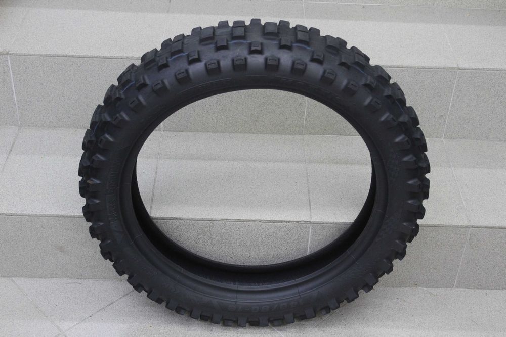 140/80-18 Maxxis