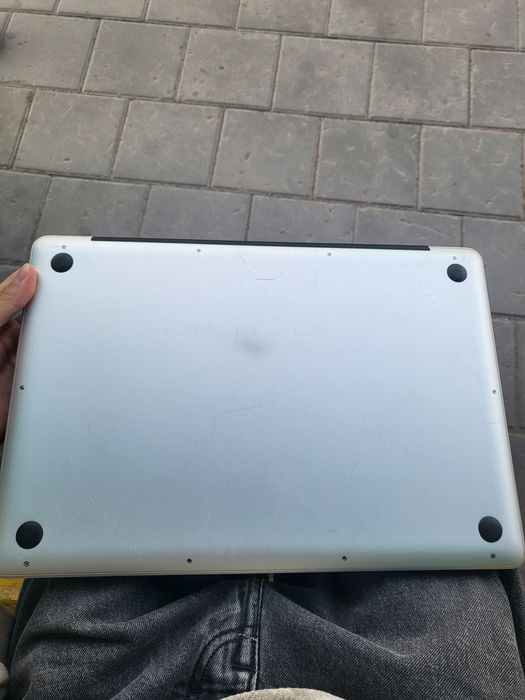 MacBook 15" (2010 года)