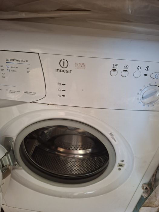 Стиральная машинка INDESIT