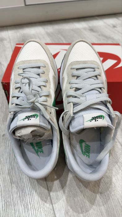 NIKE AIR  Pegasus 83