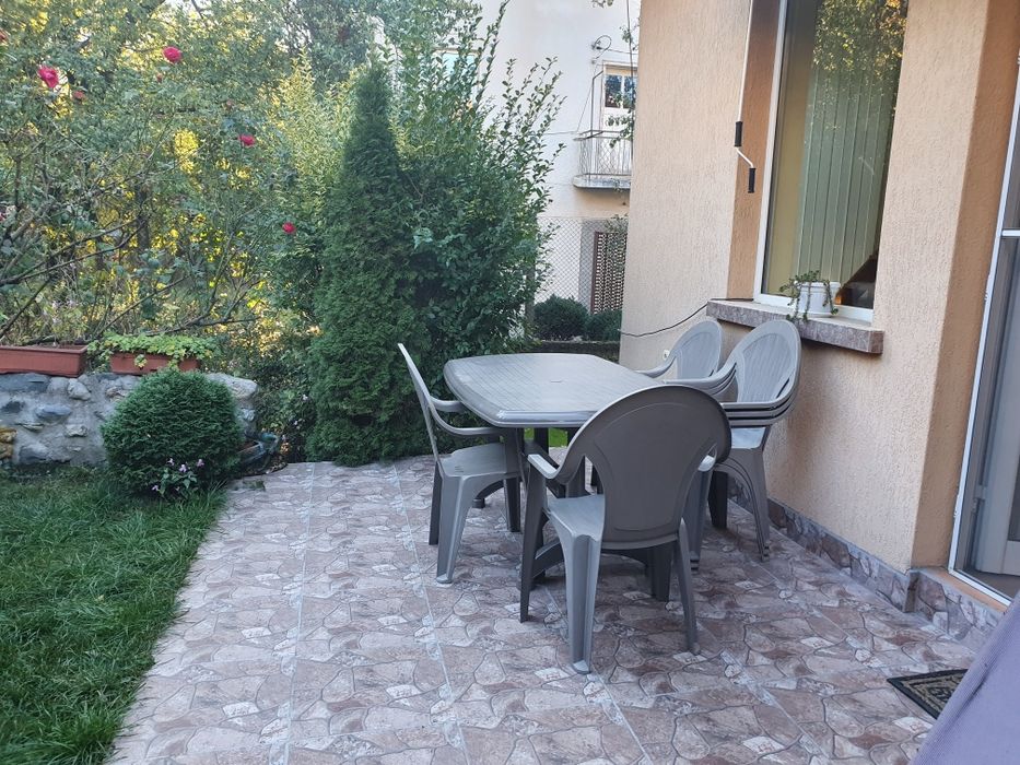 Под наем вила на 200м.от минералният гейзер