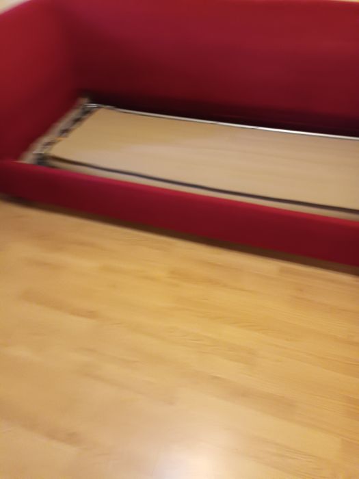 Vând canapea  extensibila 3 locuri