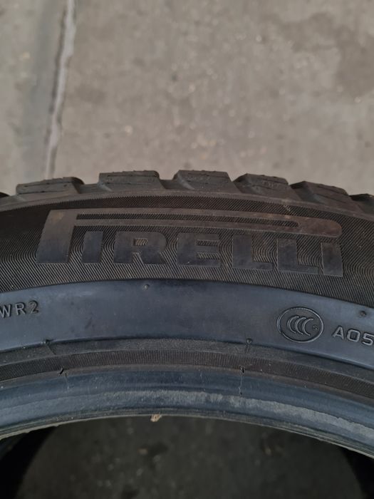 Зимни гуми 2 броя PIRELLI SottoZero3 225 50 R18