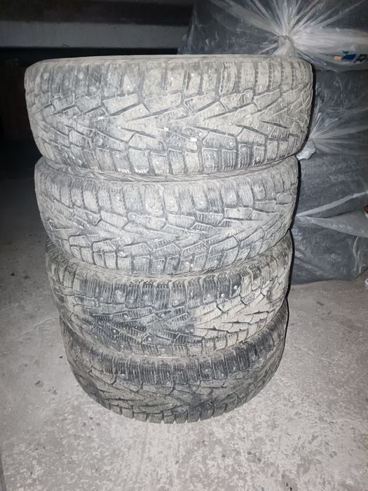 Продам зимние шины в хорошем состоянии