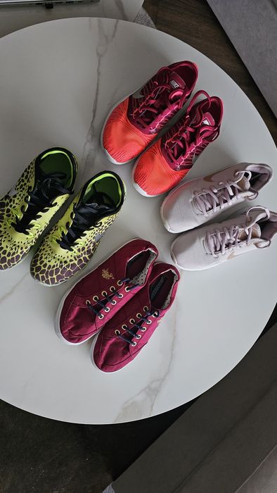 Обувки на ток, маратонки nike