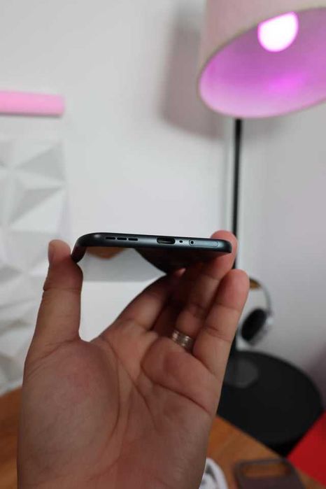 Tecno Spark Slim 16/256 GB qora