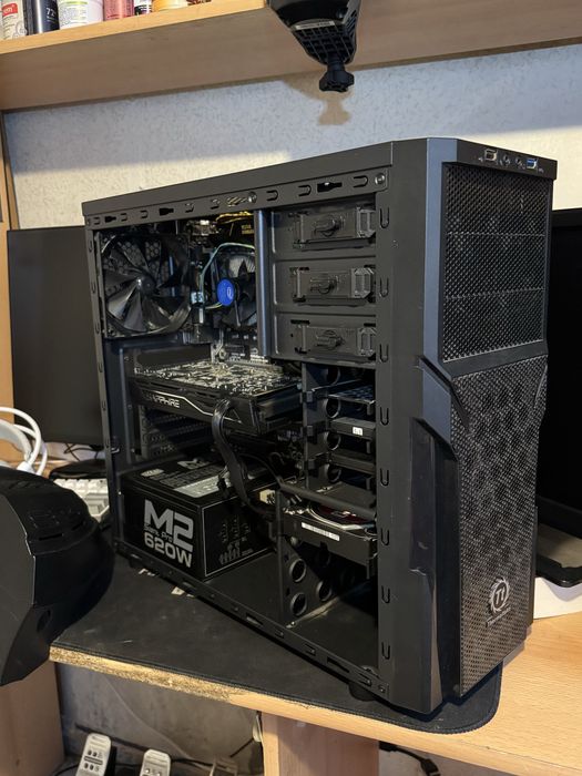 Компютър Intel AMD