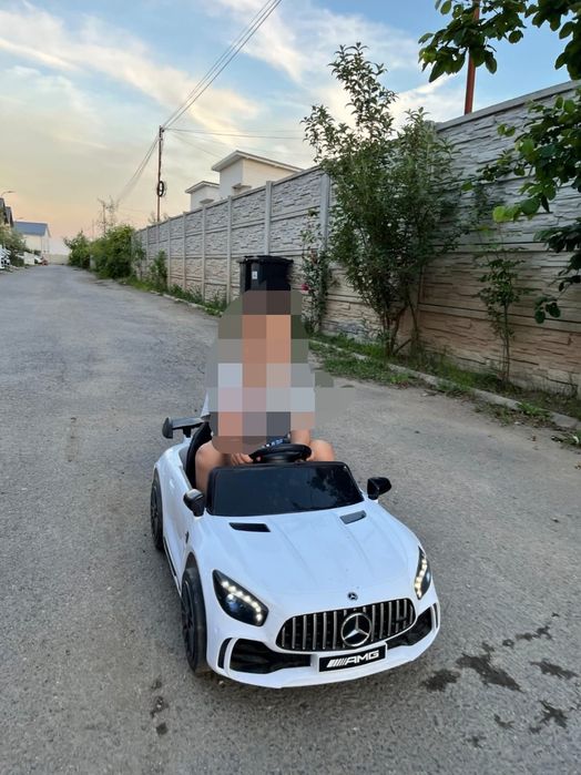 Masinuta Mercedes AMG GTR-S R-Sport Alb 70W






Masinuta electrica p