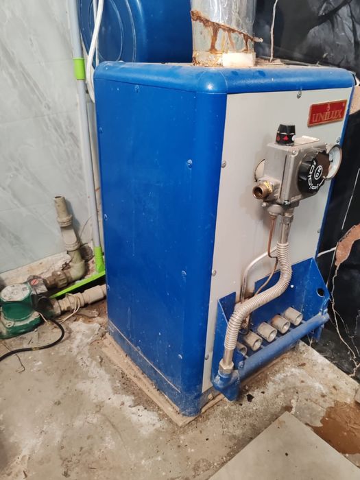 Продам  газовый котел