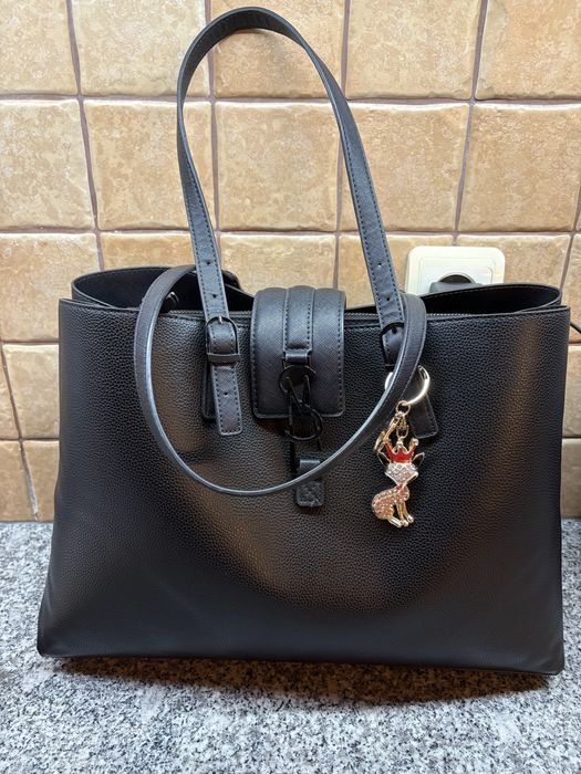 Продавам дамска чанта Майкъл Корс