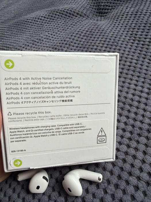 Airpods 4 само слушалки без кутия