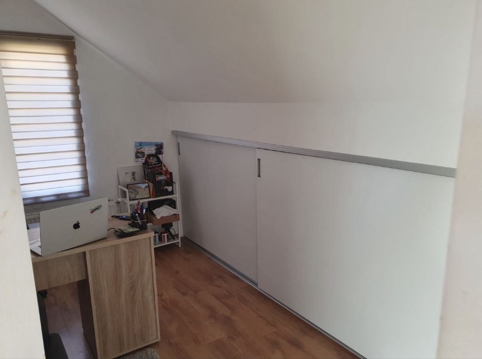 Apartamente la curte de inchiriat 2 camere+ living sau casa cu 6 dormitoare