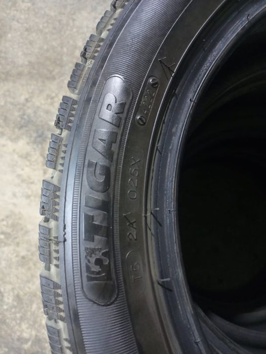 Продам шины 205/55/17зимнии