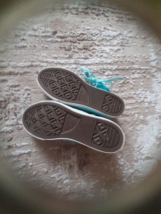 Teniși Converse,culoare albastru. Perfecți pt o ținută sport sau casua