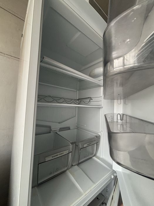 холодильник б/у в хорошем состонии