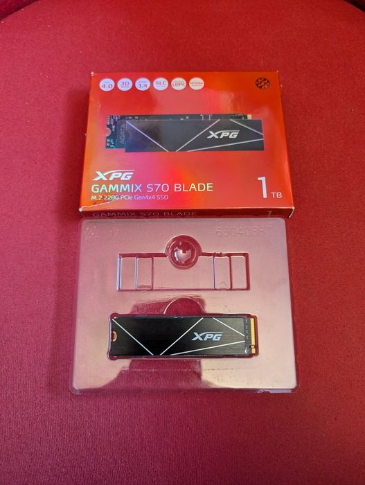 НОВ | Adata XPG Gammix S70 Blade 1TB | NVMe SSD диск Gen4 | с радиатор | DRAM кеш | скорост до 7400 MB/s | PS5 съвместимост