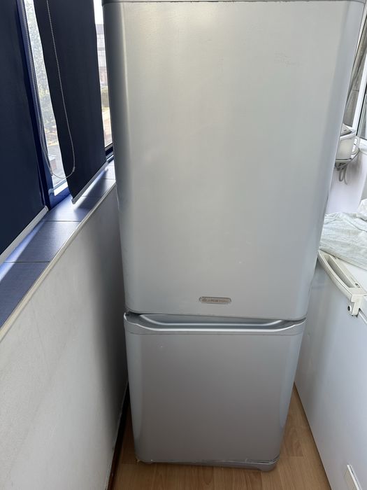 Холодильник Ariston