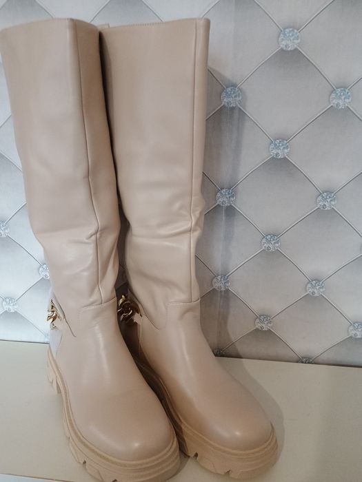 Дамски бежови зимни ботуши 41 номер