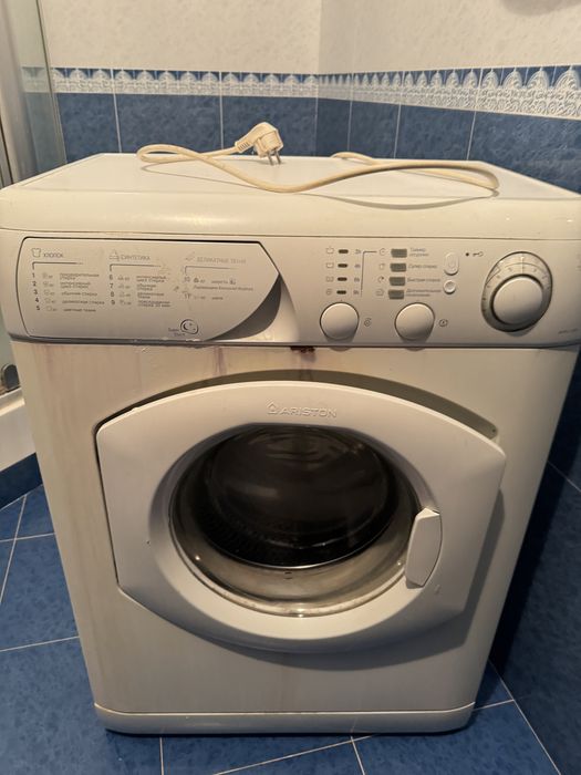 Стиральная машина Ariston..AVSL129