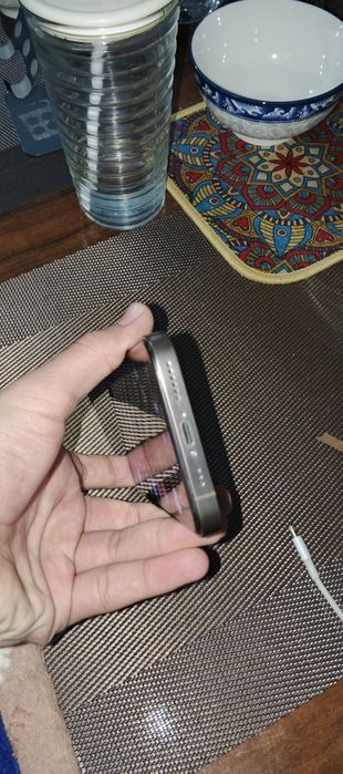 Iphone x 16 pro korpusida holati ideal