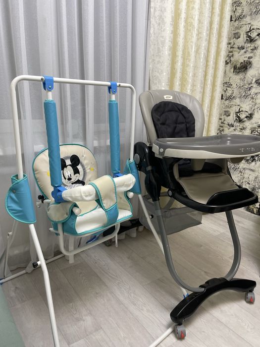 Продам стульчик для кормления и качельку