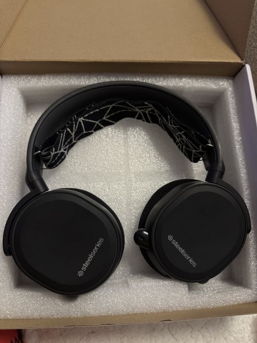Casti Steelseries Arctis 3 gaming