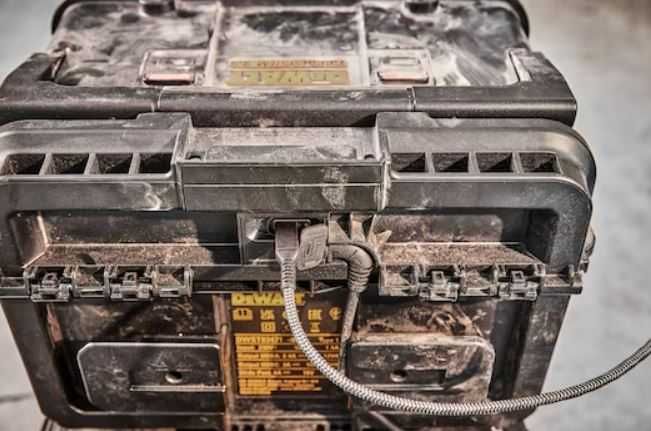 Зарядно устройство куфар DЕWALT DWST83471 18V / 54 V TOUGHSYSTEM 2