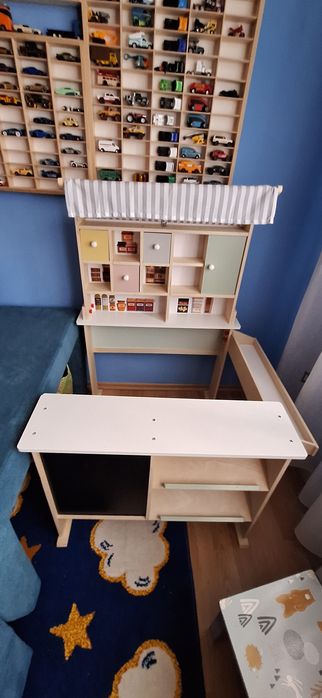 Bucatarie din lemn 250 lei + Magazin din lemn cu accesorii 250 lei