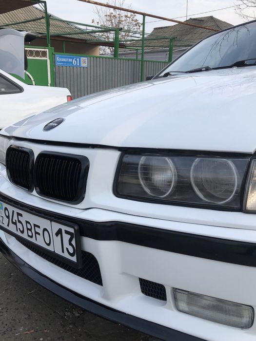 Бмв е36 седан 1.8