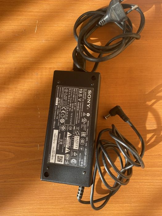 Incarcator Sony ACDP-085E02.  19,5 v.  4,35A