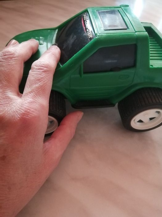 Машинки детские, пистолет продам