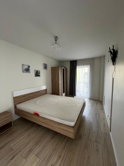 Mobilier dormitor- pat, noptiere si doua dulapuri