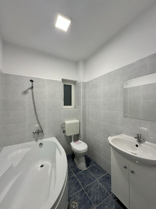 Proprietar, Garsoniera 45 mp, titan, centrala proprie, parcare