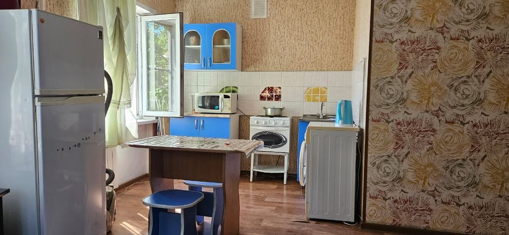 1,5 на площади Ушанова (А. Кашаубаев 5)