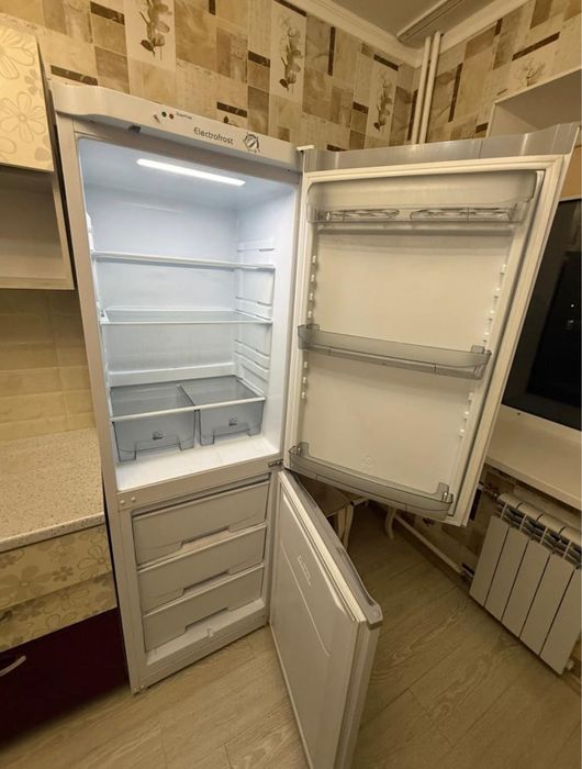 Продам холодильник