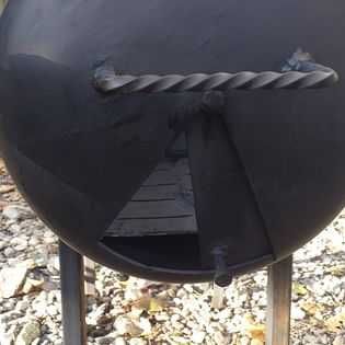 Опушвач на дърва и дървени въглища;BBQ с крачета от шевна машина.