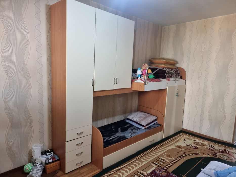 Детская мебель. Комплект шифонер. 2 кровати. Акуратно  использования.
