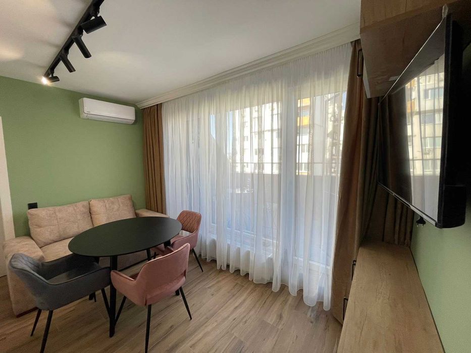 Дава се под наем Тристаен апартамент в София, Люлин 10 - 90 кв.м за 699 € - Снимка #1