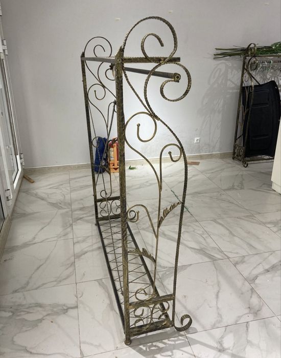 Продам металлические стойки