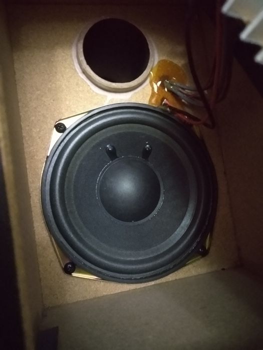 Сабвуфер Микролаб М-600.