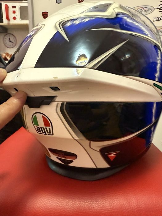 Каска за мотор AGV K5 с вградени очила