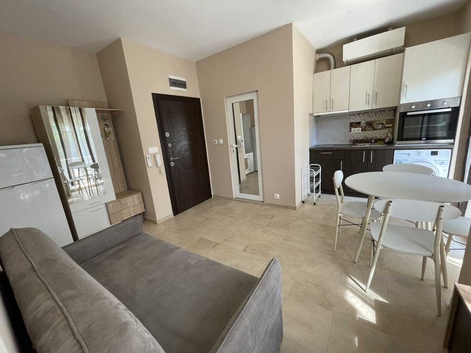 Дава се под наем Тристаен апартамент в София, Витоша - 80 кв.м за 580 € - Снимка #1