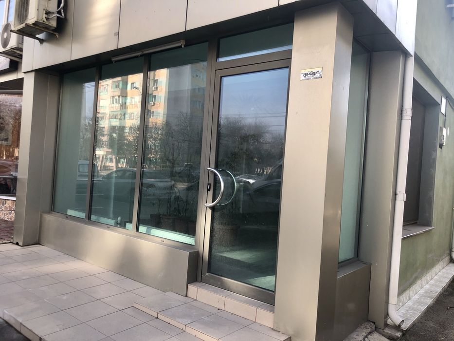 Inchiriez spatiu comercial stradal, toate utilitatile