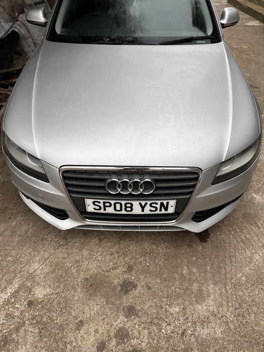 Audi A4 B8  2009 2.0 manual  volan dreapta uk