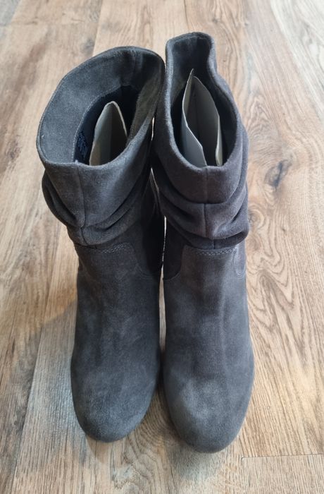 Superbe botine made în Italy noi piele întoarsă 39