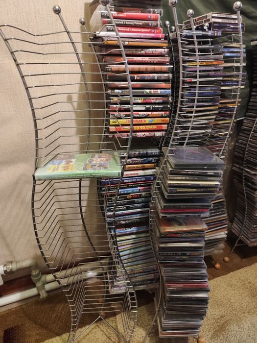 Продам полку под диски