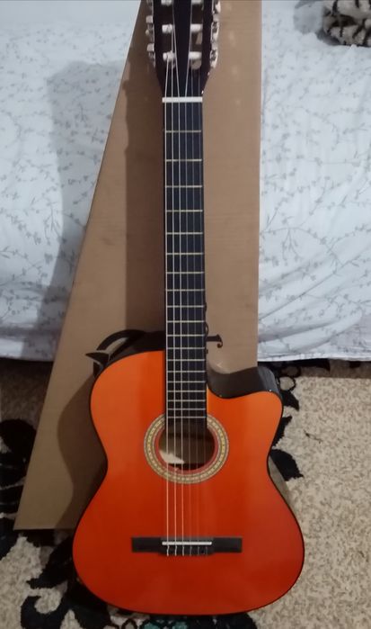 Gitara klassik sotiladi