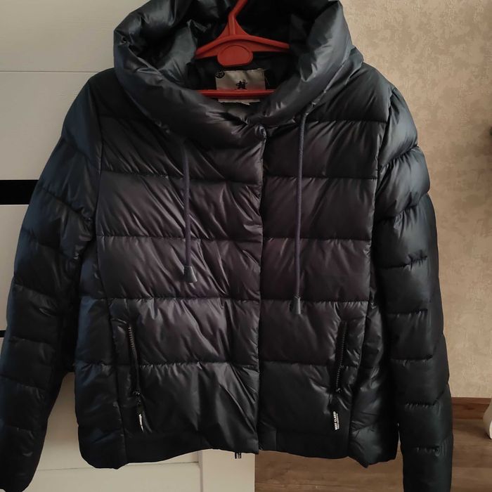 Продам женскую куртку