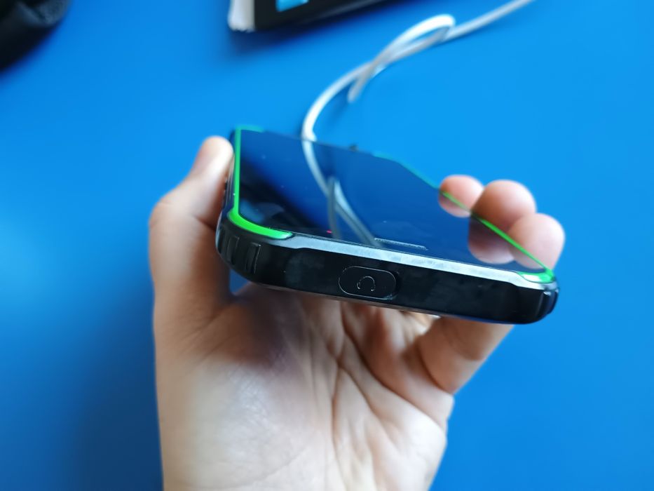 Vând telefon rezistent Blackview 4900