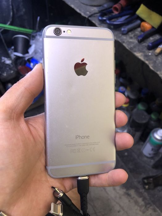 Продам Iphone 6